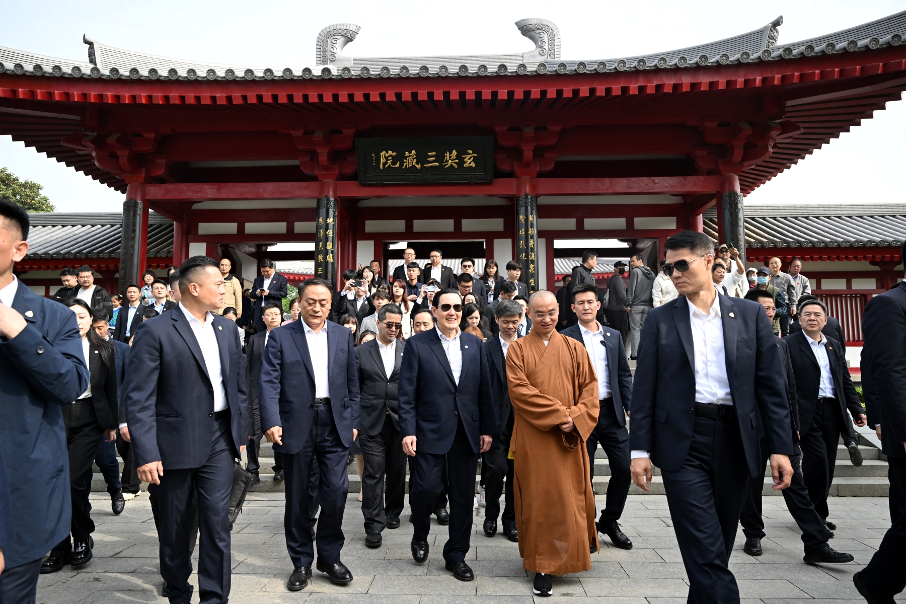 前總統馬英九二度訪陸，4月7日上午在西安參觀大慈恩寺。圖/馬英九基金會提供