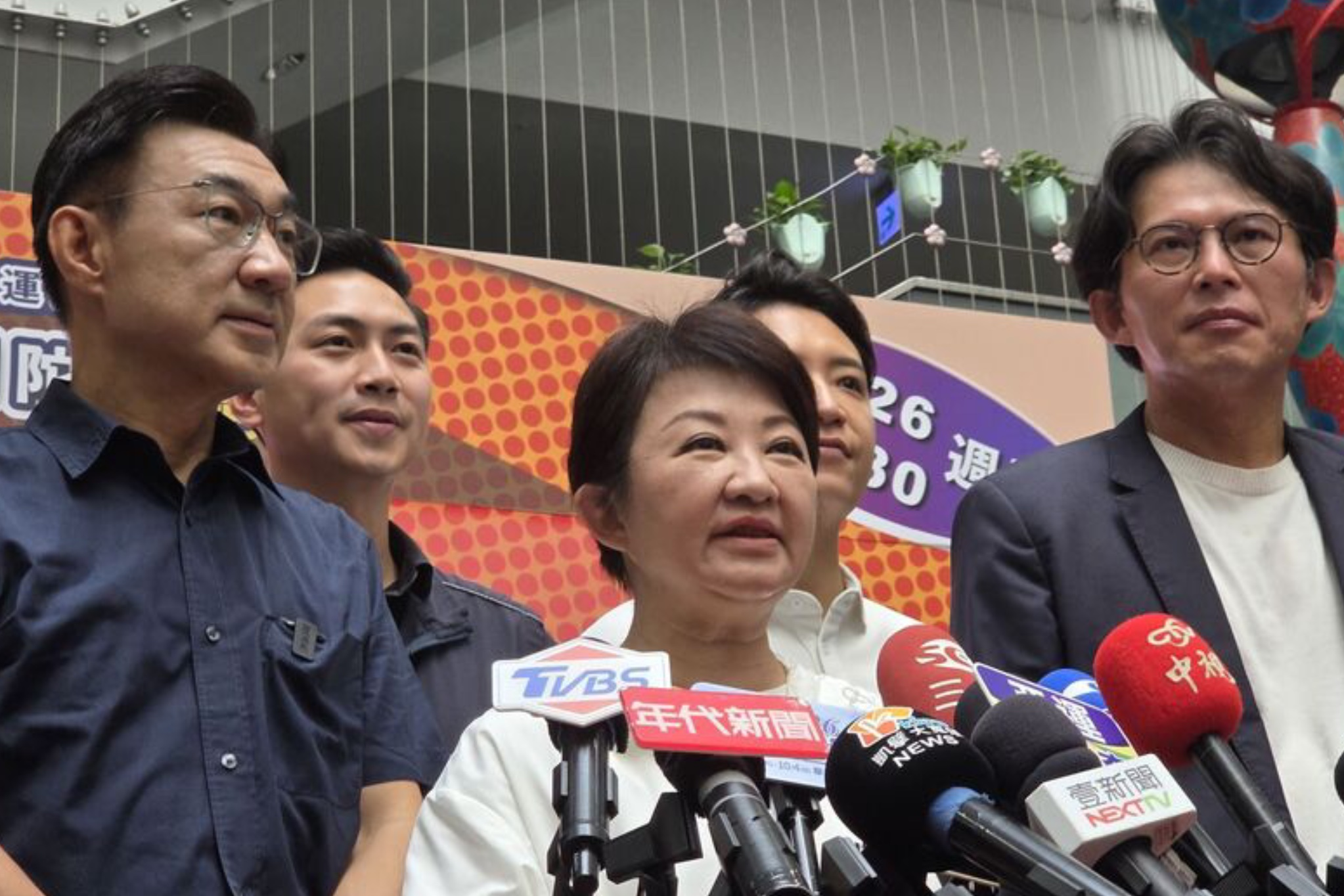 藍白大咖齊聚台中！盧秀燕籲「合則兩利、分則兩敗」　柯文哲表態支持江啟臣