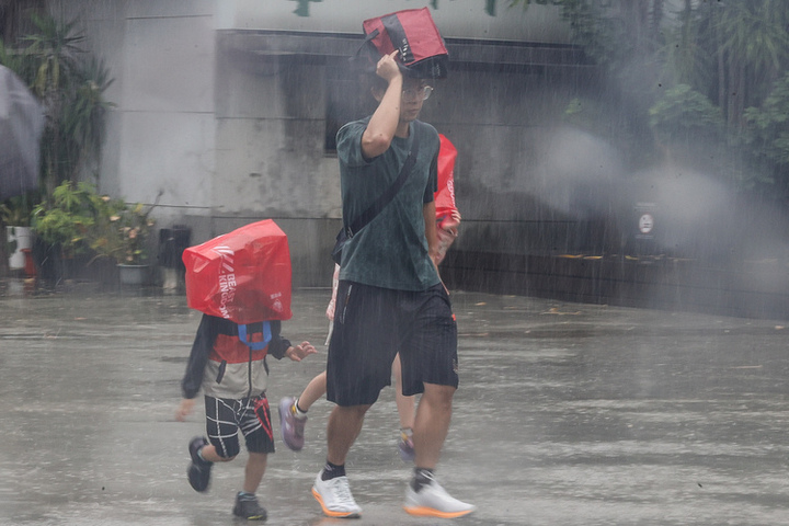 東北季風影響水氣持續增加　國慶日天氣好轉早晚偏涼