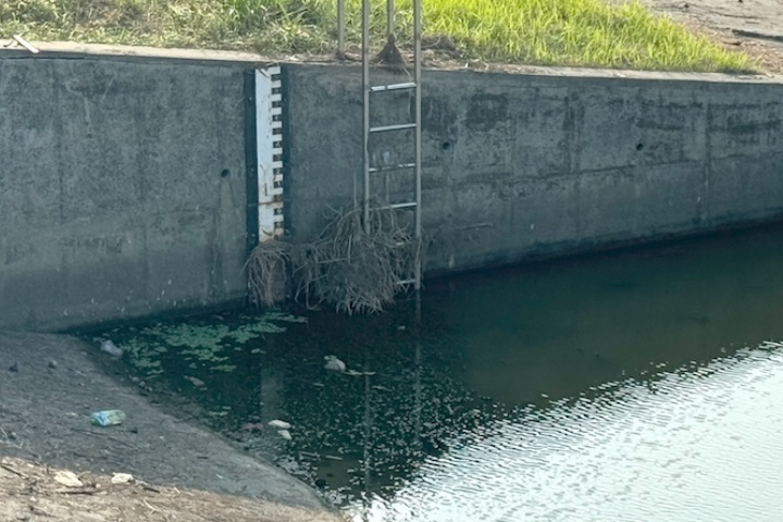 今年4月初的春雨為一些水庫暫時解渴，圖為缺水示意圖。圖/記者林瑞益攝