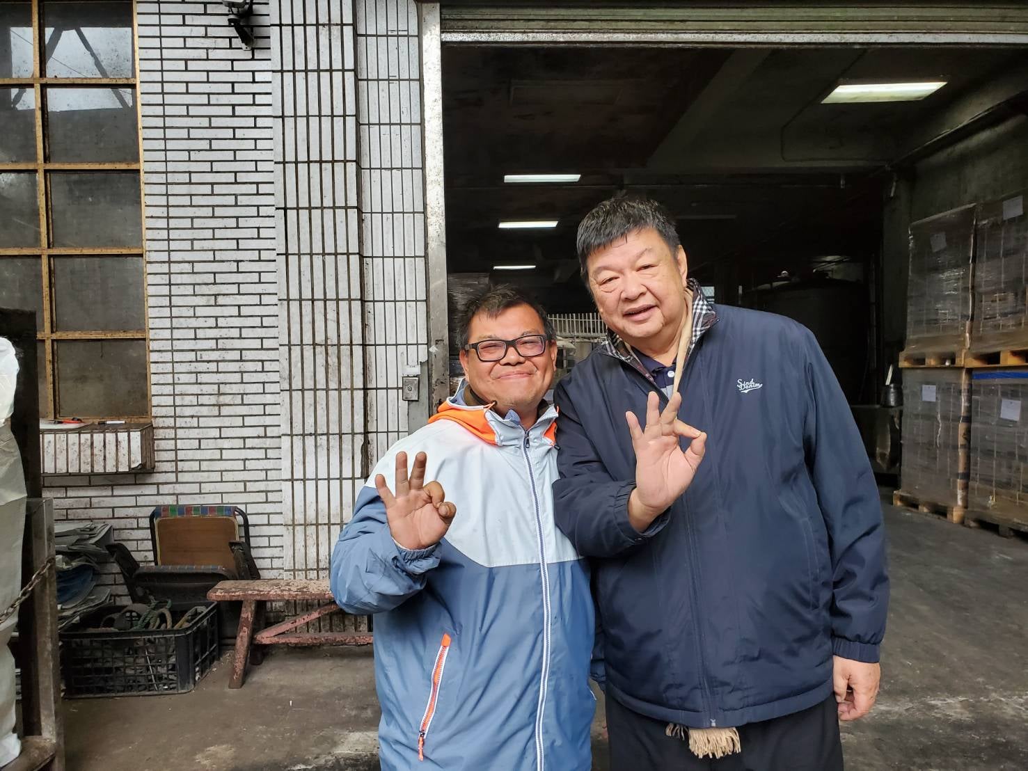 馬祖立委侯選人陳雪生（右）自行宣布當選。圖／引自陳雪生臉書