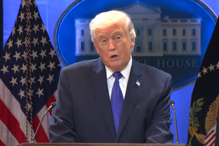 不滿關稅遭裁定違法　川普痛批大法官「國家之恥」　揚言改徵10%新稅