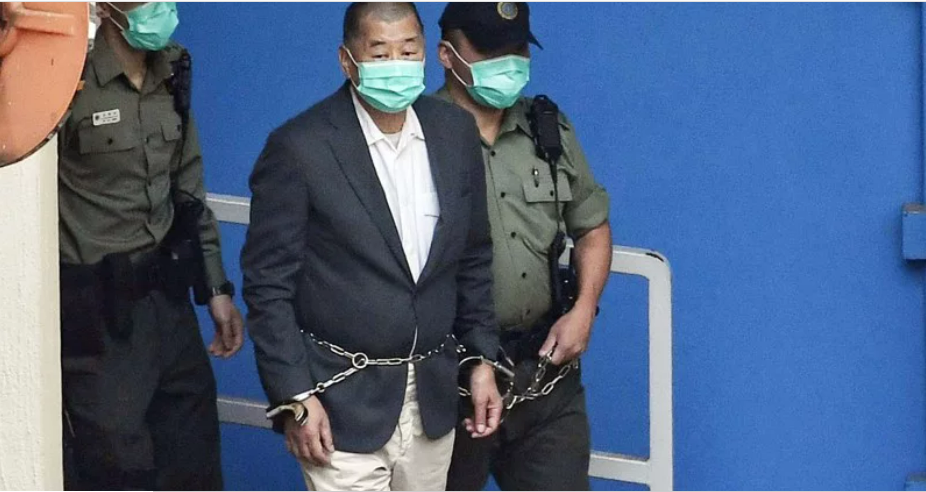 《蘋果日報》創辦人黎智英被控違反香港《國安法》三項罪刑，最高恐被判終身監禁。圖/取自中通社