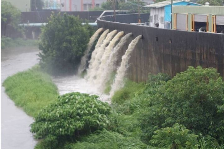 【快訊】南台灣防致災性強降雨　屏東、台南、高雄23日停班停課