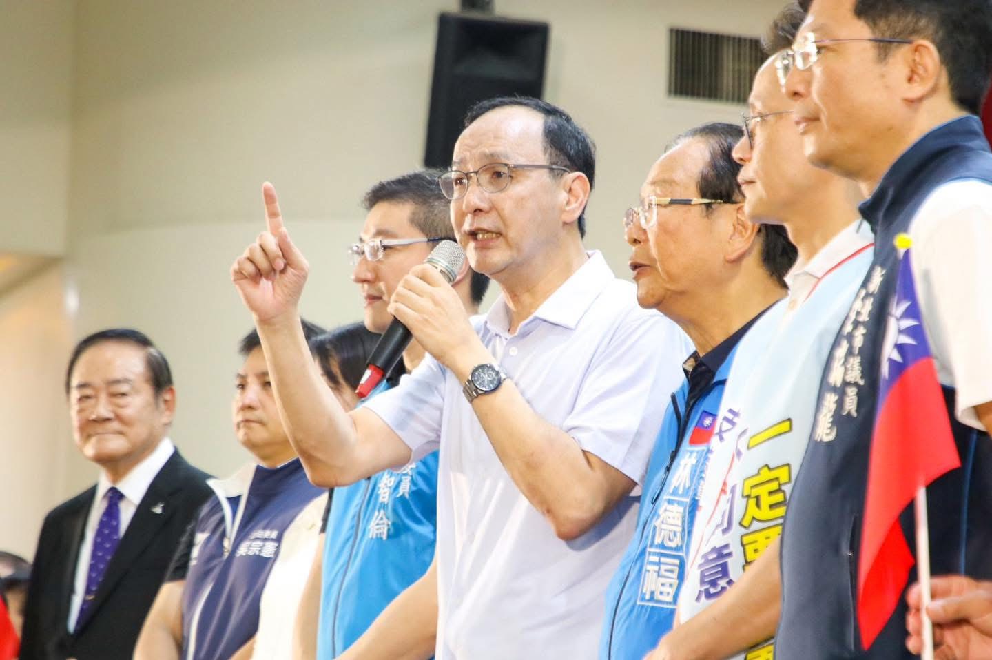 國民黨主席朱立倫11日指出，雖然民進黨立院黨團總召柯建銘很討厭，但他的畫始終代表民進黨高層的心聲。圖/取自朱立倫臉書