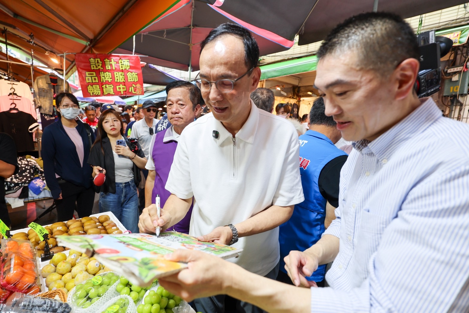 前國民黨主席朱立倫（左）26日上午赴基隆替基隆市長謝國樑站台。圖/朱立倫辦公室提供
