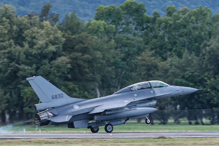 國軍大幅強化F-16V戰機在監偵、識別與戰場管理上的整體能力。圖/中央社