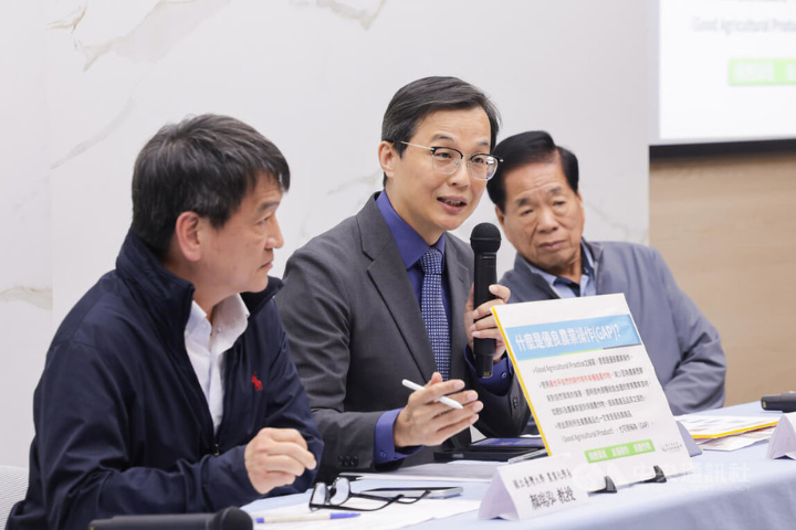 食藥署長遭立委批開完會不回台「在美逍遙」　慘被凍結千萬預算