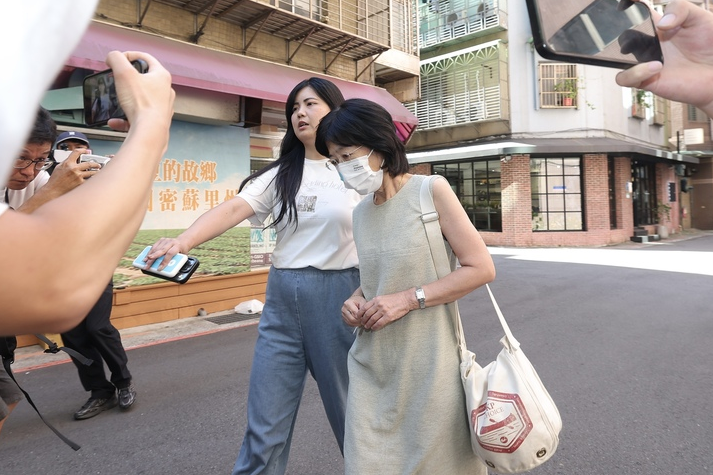 遭羈押禁見滿一年 柯文哲終於能交保 陳佩琪難掩笑意