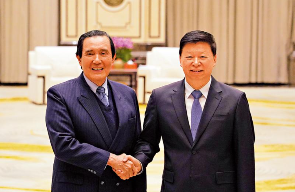 2024年12年18日，大陸國台辦主任宋濤（右）在哈爾濱會見前國民黨主席馬英九。圖/取自中新社