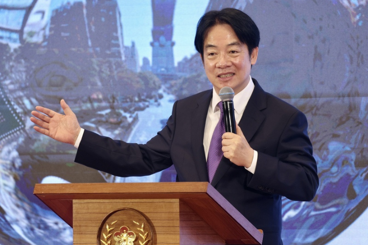 賴清德執政將滿周年！網列政見全跳票好奇：40%支持者醒了沒？