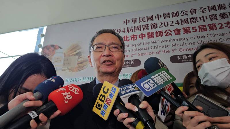 衛福部長薛瑞元原承諾一個月查清蘇丹紅流向，但10日，他又說，需要業者配合。圖/中央社
