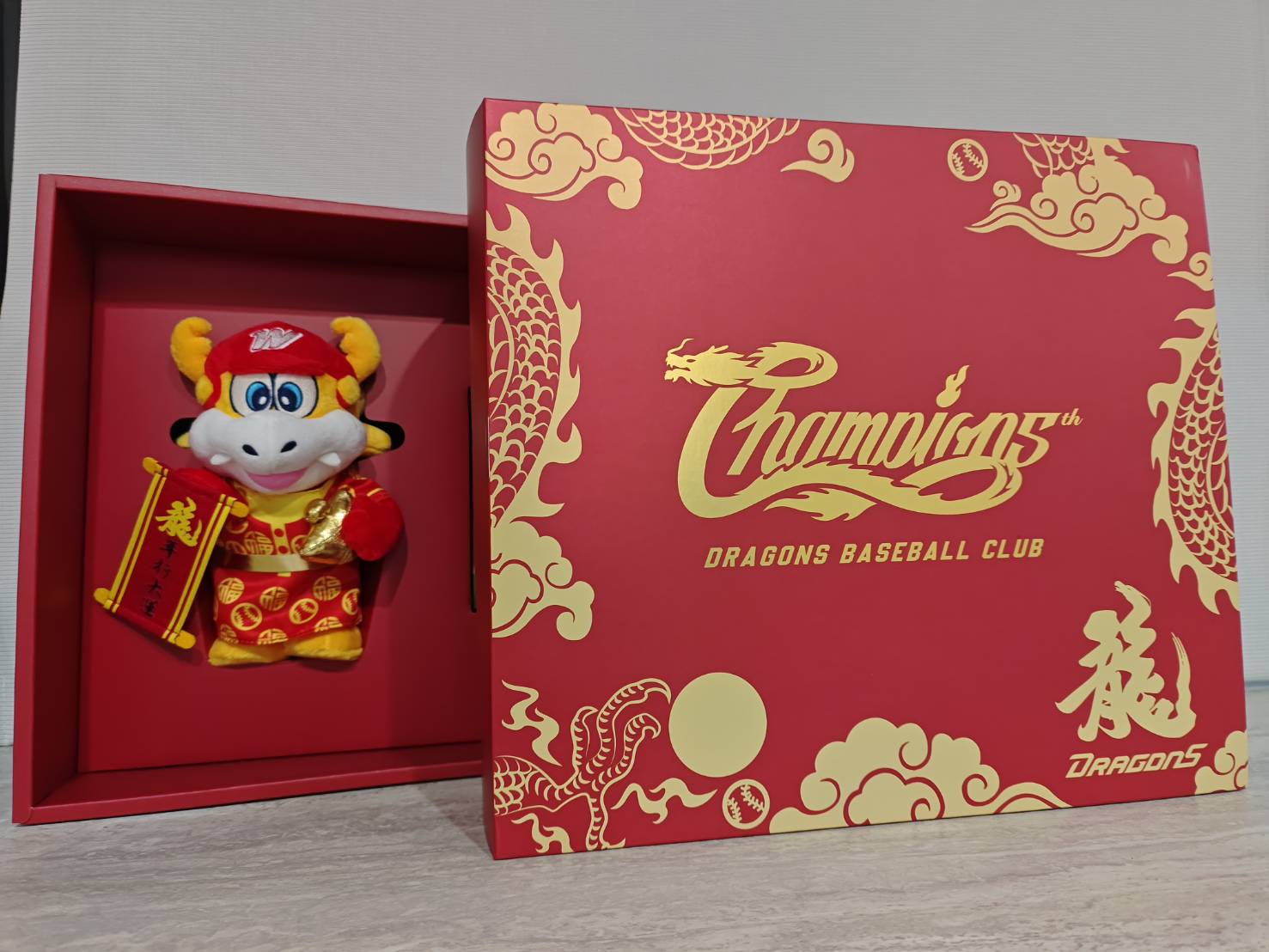 燈節期間將合照上傳來自永靖的老園丁魏應充粉專，有機會抽到威弟禮盒。圖/頂新和德文教基金會