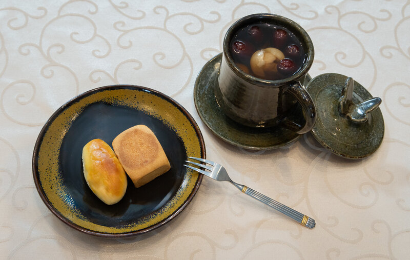 總統賴清德15日邀行政院長卓榮泰等人進行茶敘,圖為茶敘食品。圖/中央社(總統府提供)