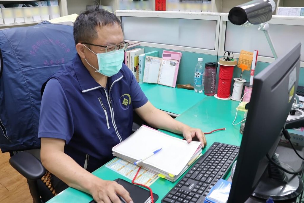 小琉球浮潛商家聯合漲價挨罰,其中有3家業者拒繳罰款,屏東分署扣押存款後追回40萬元。圖/中央社