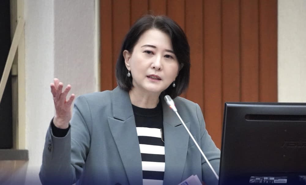 國民黨立委王鴻薇指控，民進黨宣稱歐洲商會反對《藐視國會罪》，實際上是民進黨拿自家人的投書說成歐洲商會的立場。圖/取自王鴻薇臉書