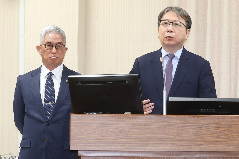 國軍又双叒叕為小利爆共諜案！馬文君：賴政府還不幫軍人加薪？