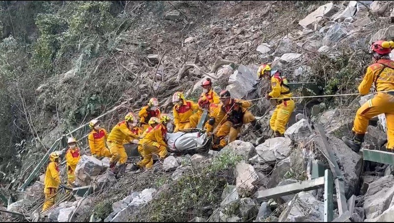 【0403大地震】下午4：25最新！小錐麓步道男子活埋 累計10死 仍有660人受困 38人失聯