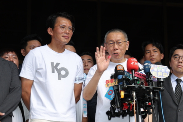 「兩個太陽總比沒有好！」柯文哲啟動「土城十講」　黃國昌：一定講完