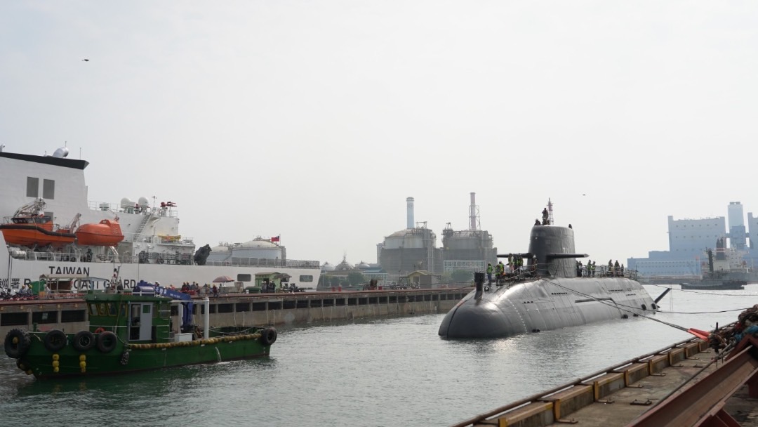 海鯤軍艦進台船小塢。圖/取自台船官網