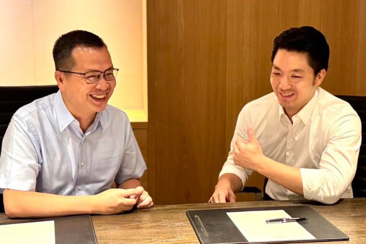 國民黨主席候選人羅智強15日也在臉書貼出與蔣萬安的合照，形容兩人是並肩作戰、互相支持的「台北隊」。圖/取自羅智強臉書