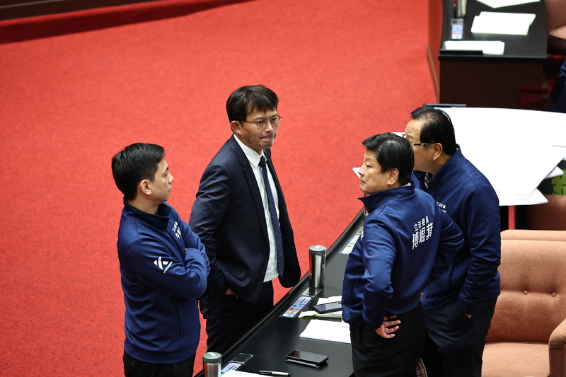 針對民進黨要求改選立法院正副院長，藍白立委討論因應。圖/中央社