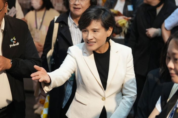 受命時坦言無經驗！「經貿談判小白」鄭麗君駁美搬走4成半導體產能