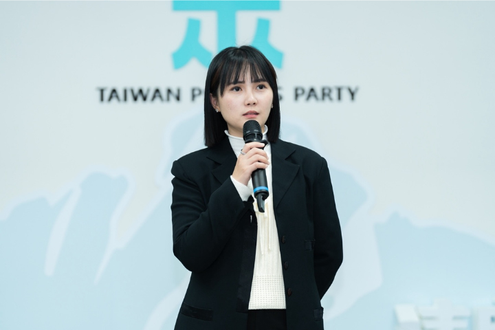 又發降智卡？吳崢喊白營擋普發現金 吳怡萱批造謠：民進黨有閱讀障礙