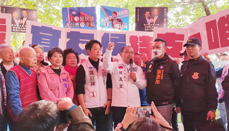 自開票開始,藍營羅廷瑋就遙遙領先,目前羅廷瑋競總已經自行宣布當選立委。圖/中央社