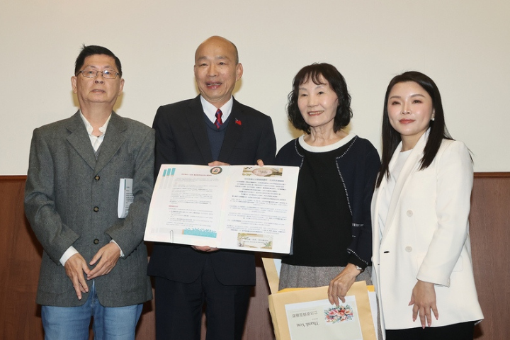 阿布達比遭捕獲釋夫妻致謝藍營遭出征！雲豹太后批不厚道　羅智強：不感謝就翻臉？