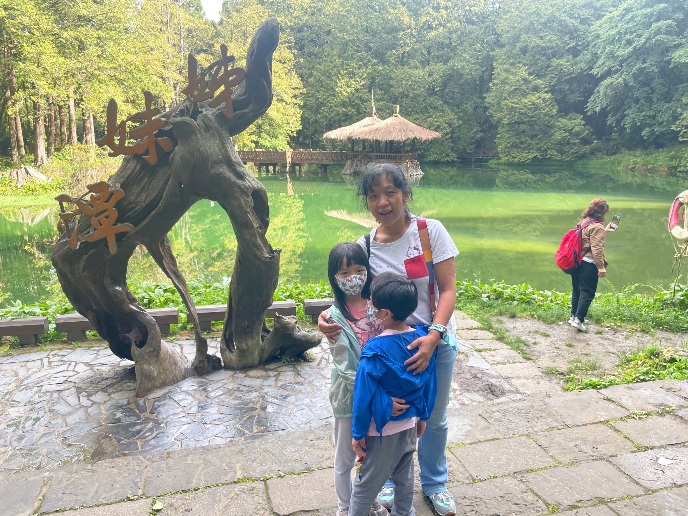 台灣的阿里山姊妹潭現今只有台灣遊客的身影。圖/讀者提供