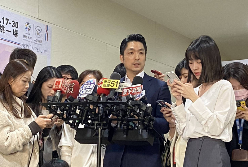 蔣萬安在8日的市政會議上表達對張善政建議的認同，認為2024年超徵的5283億元稅收應優先用於企業緊急紓困，尤其穩定勞工就業。圖／中央社