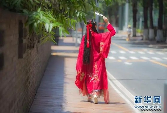 馬面裙在去年光棍節時熱銷。圖/新華社