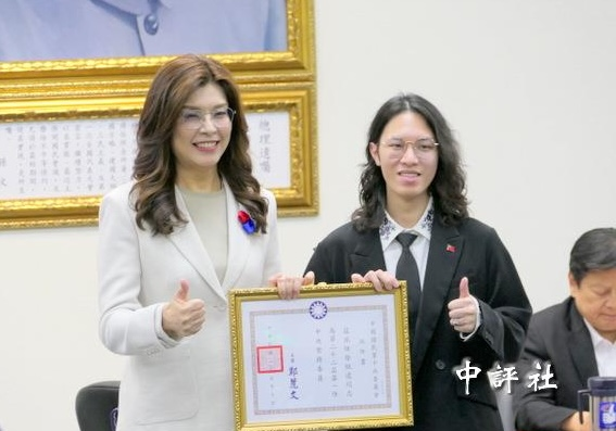 【王崑義專欄】長髮男談多元    國民黨青年團別把外在形象與改革劃上等號