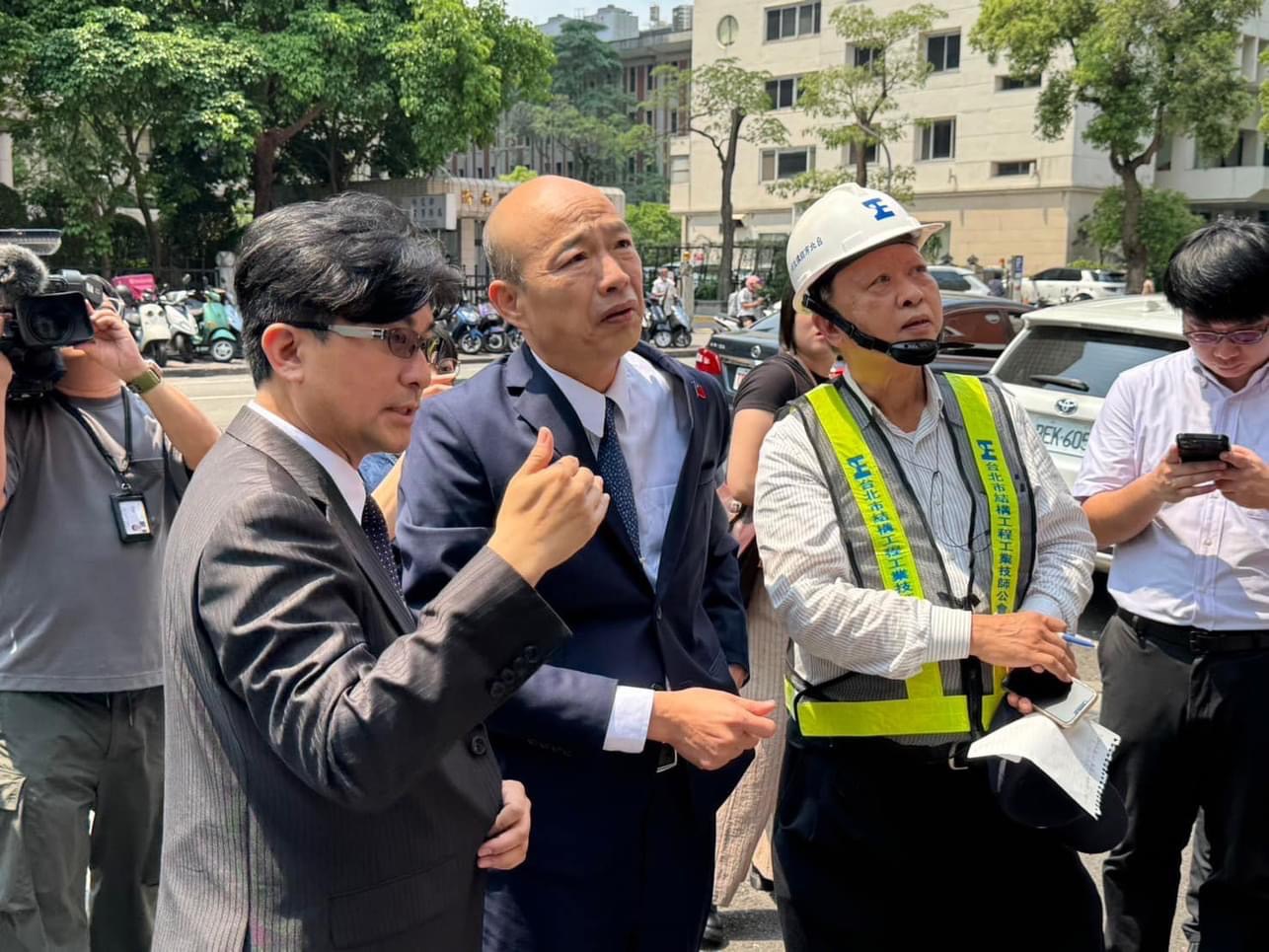 0403震災後,立法院長韓國瑜勘查立法院災情。 圖/取自韓國瑜臉書