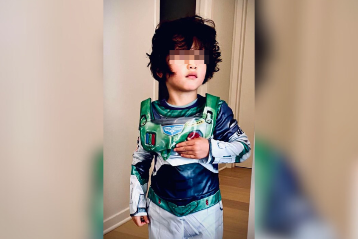 胡志強6歲外孫「QQ」，留著一頭捲捲的頭髮，模樣十分可愛。圖/取自胡志強臉書