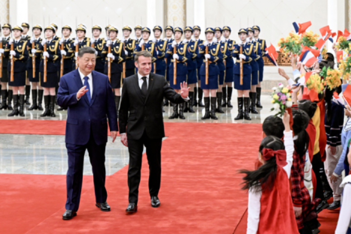 習近平親陪馬克宏飛成都！中法高規格會晤　喊俄烏和平、簽核能大單