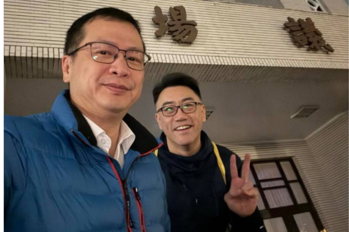 停砍公教年金案下午拚三讀　羅智強、林沛祥蹲立院議場守夜