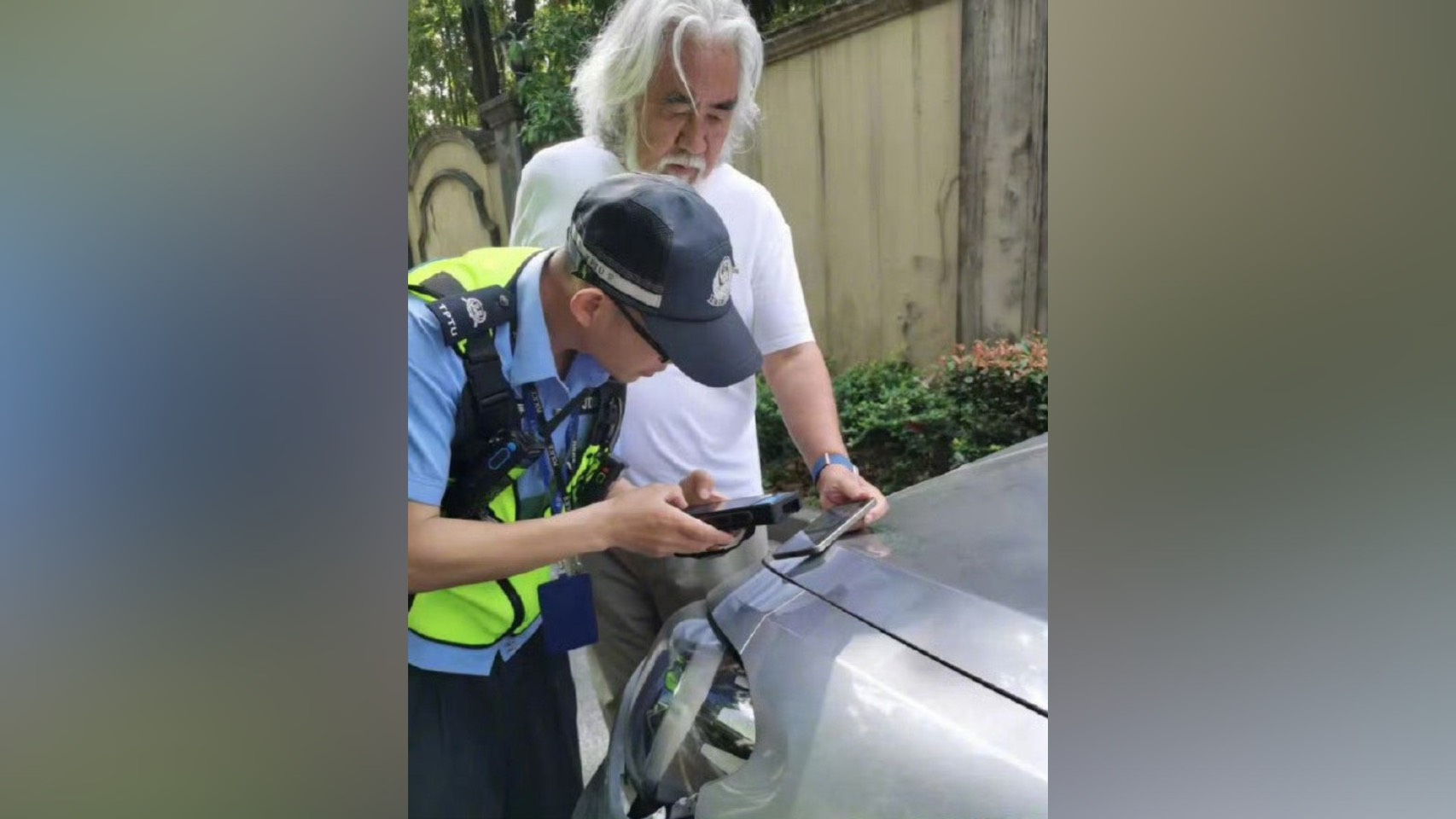 74歲金庸劇名導開車擦撞 「我不會跑 我是張紀中」