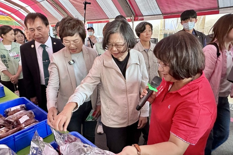 今答應彰化陳素月　蔡英文接下第7縣市競總主委、榮譽主委