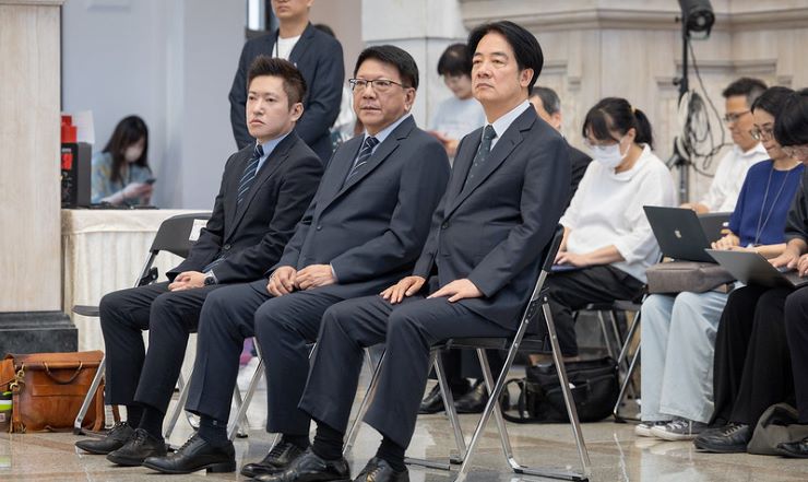 國會改革法案聲請大法官釋憲，藍委賴士葆：回到民進黨最有把握的戰場。圖/取自總統府