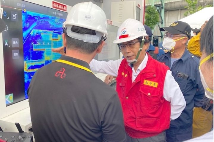 鋰電池廠延燒逾日 高雄市府徹查起火源、盤點全市電池廠防火漏