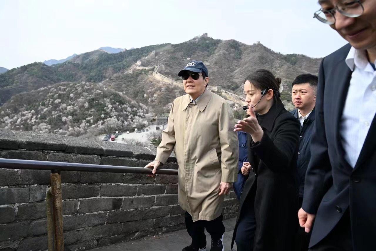 前總統馬英九9日走訪八達嶺長城北一樓和北二樓等處。圖/馬英九基金會提供