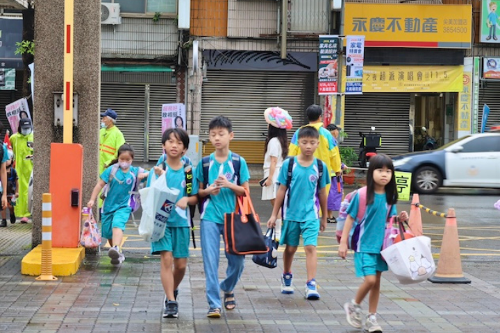 開學日高雄驚傳「師荒」！77校急缺114名代理教師　特教、英語最難找人
