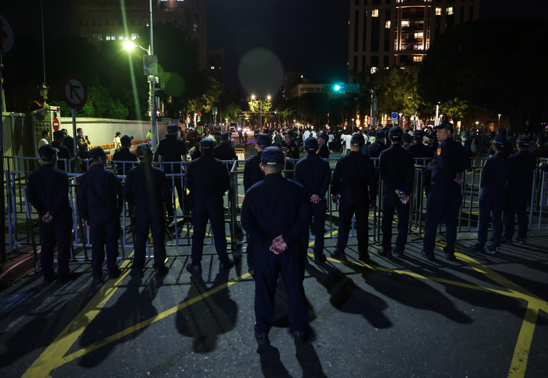 【梅花社論】賴政府追殺政治異己   自陷三面危機