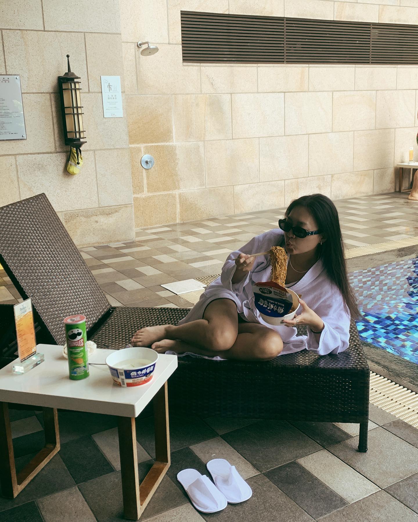 未入圍金曲，琟娜難掩失望，用泡麵跟洋芋片來安慰自己。圖/取自琟娜IG