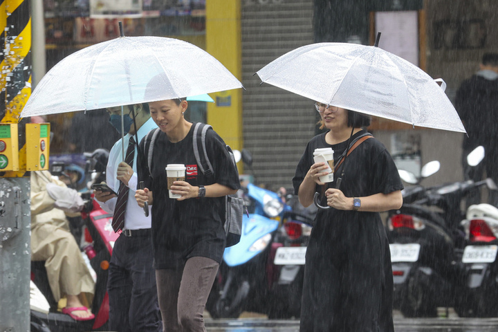 今低壓南移宜花交界愈晚雨勢愈強　北北宜續防豪雨