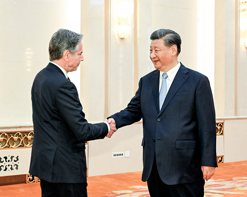 日前美國國務卿布林肯方訪華，大陸國家主席習近平以「第一顆鈕扣扣好了」比喻，示意美中應尊重彼此（底線），關係才會穩定。圖/取自大陸中央人民政府網
