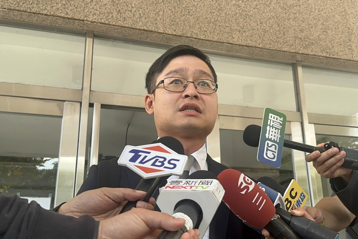 台中賴姓男高三生案民事訴訟首次開庭，委任律師王彥（圖）受訪表示，對方律師提出厚重的書狀主張婚姻有效，後續會擬定相關攻防策略，對案件抱審慎樂觀態度。圖/取自中央社