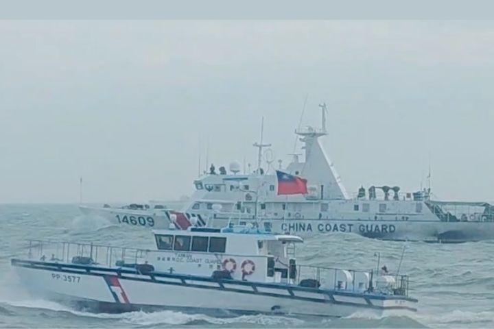 陸海警船再闖金門禁止水域　海巡近迫、造浪完成驅離